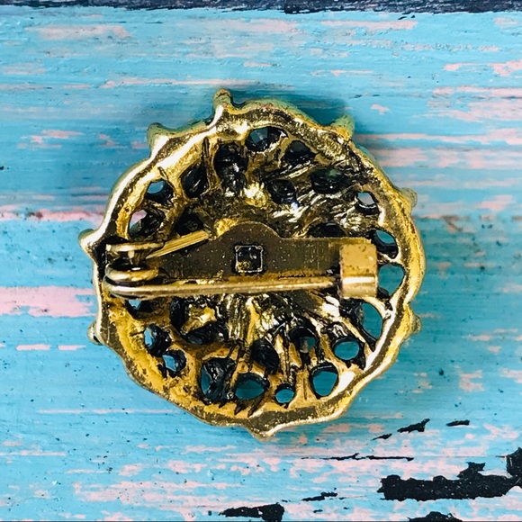 Vintage Inspired Gramacore Style Red & Gold-Tone Square Rhinestone Brooch - Picture 4 of 4